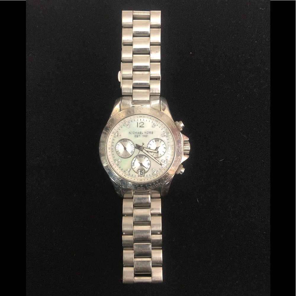 Michael Kors MK-5530 Small Women’s Watch